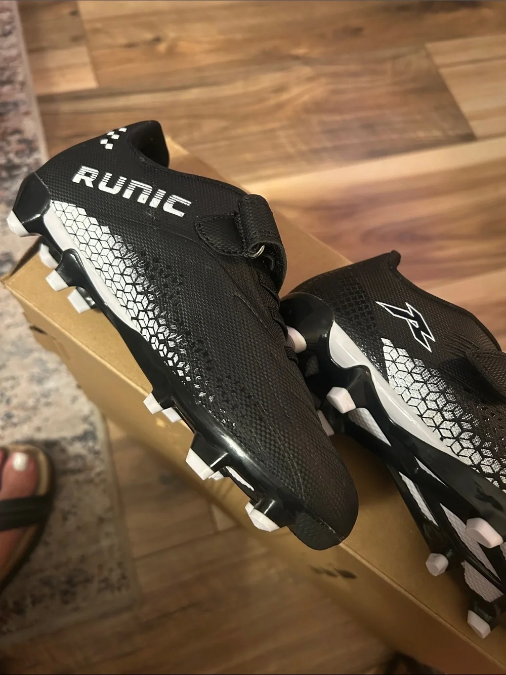 RUNIC Kids Black Soccer/Football Outdoor Athletic shoe.  Brand new w/o tags